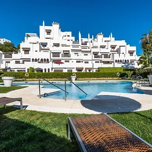 https://apartamento-golf-hils-i.1costadelsol.com